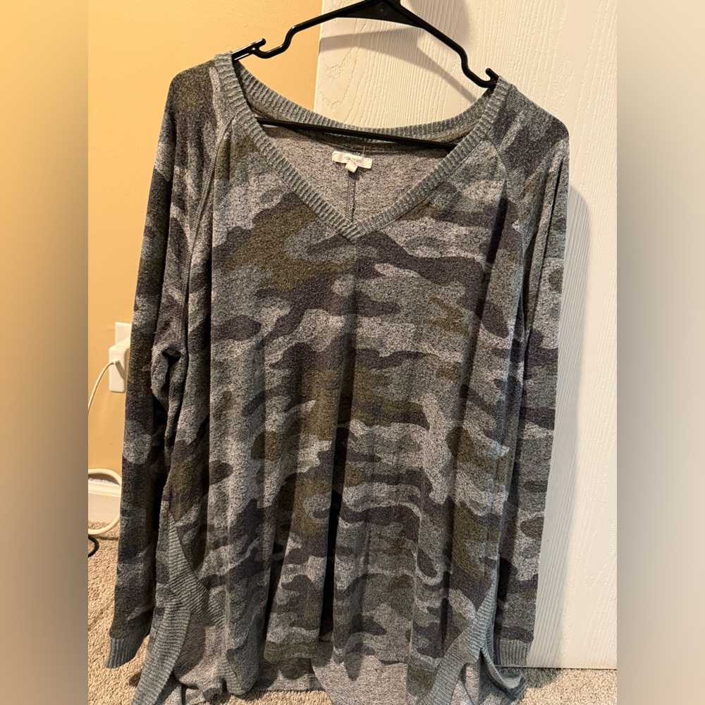 Maurices Gray Patterned V-Neck Sweater
